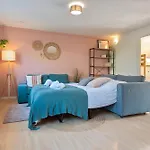 Spacious Family Holiday Home (7p), Free indoor parking